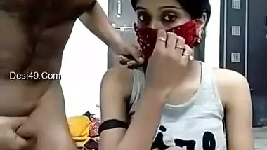 Today Exclusive- Desi Bhabhi Give Handjob