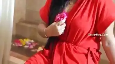 Bathroom me dost ki geeli bibi se sex ki masala Hindi blue film