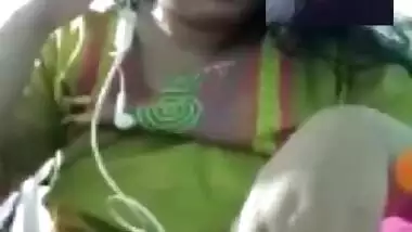 Beautiful Bangladeshi Married Bhabi Showing On VideoCall