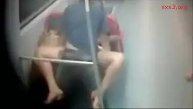 Girl Fucked in Delhi Metro Caught In CCTV