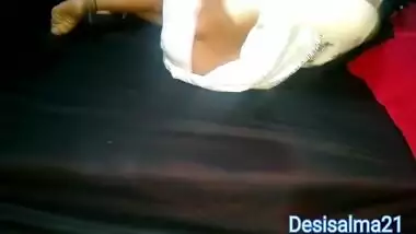 Desi Salma Indian New Boyfriend First Time Fuck Video Teen Girl Closeup Pussy Fucked