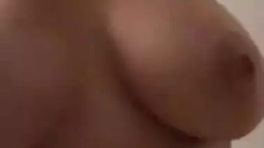 Sexy Arabic Bhabhi’s Erotic Blowjob In Hotel