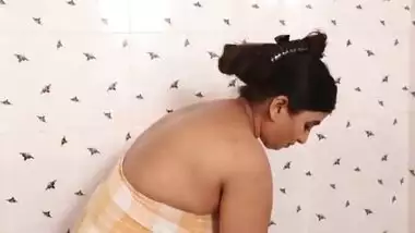 Desi Aunty Admired And Banged