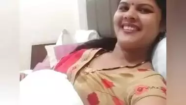 Beautiful Married Bhabi One More Small Clip (Update)