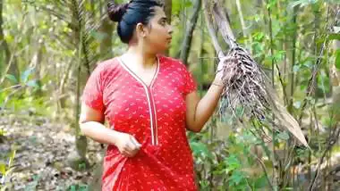 Mallu hot Nila Nambiar topless outdoor viral show