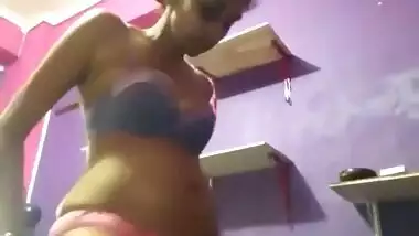 Lankan Wife Riding On Dick