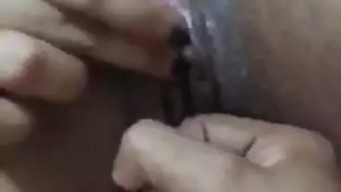 Guy fingering indian girls pussy