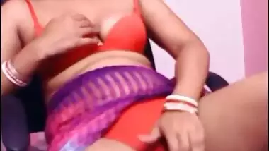 Sexy Nisha bhabhi boob show and pussy fingering on cam 2