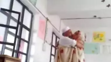 Desi head master fuck urdu teacher school affair caught mms