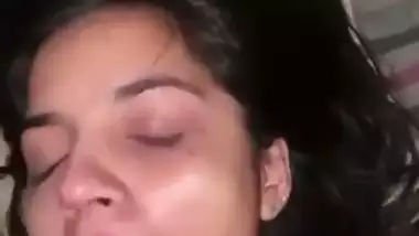 Mumbai girl gives a desi blowjob to her lover