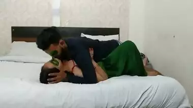 Pooja Maami Ko Hotel Le Jaakr Uski Chudi Ki Or Lund Chusaya