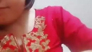 Desi aunty fingering pussy selfie video