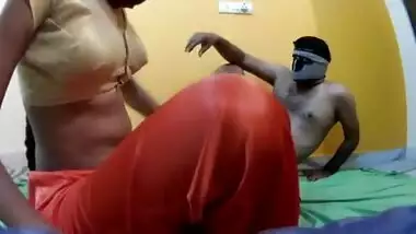 Desi aunty hot fucking and romance