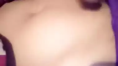 Cute Desi Girl Showing Boobs and Pussy
