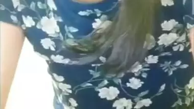 Exclusive- Hot Look Desi Girl Showing Her Boobs And Pussy