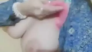 Beautiful Paki Girl Playing With Boobs