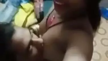 Skinny Desi female showing off her XXX nipples being licked by sex guy