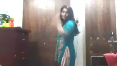 Indian Punjabi angel home made undress tease mms sex scandal