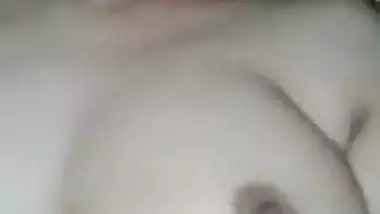 Pakistani busty lady enjoys her shohar’s dick in sex MMS