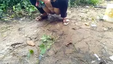 Desi Indian Milf Outdoor Pissing Videos Compilation