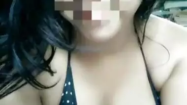 Desi odia Girl Showing Her Boobs