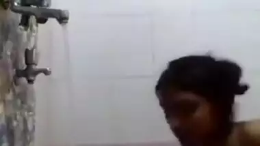 Punjabi Bhabhi in nature's garb baths sex movie