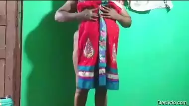 Desi village aunty show her body