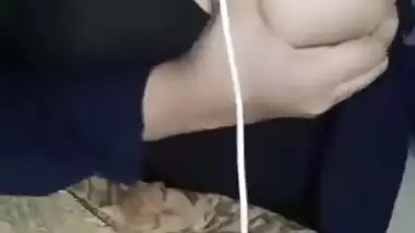 Paki girl showing boobs on tango live