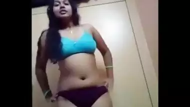 After working day Indian girl gets naked exposing XXX boobies and pussy