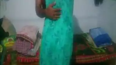 Bhojpuri chachi aur bhatije ki choda chodi ka sex tape