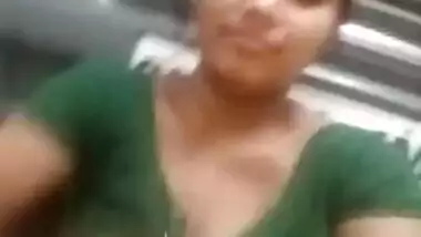 Indian maid making sexy XXX video near boss car
