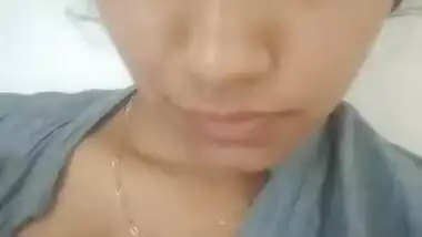 Desi hot girl ka nipple