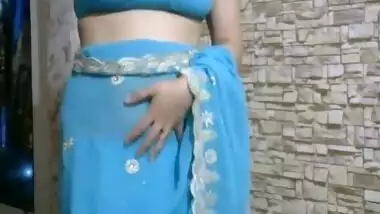 Sexy Indian in Saree so sexy