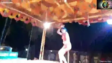 Sexy dance at Bengali hot song
