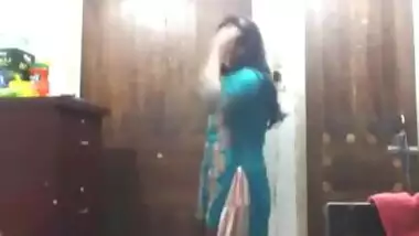 Indian Punjabi Girl Home Made Strip Tease Mms Sex Scandal