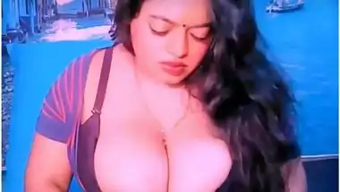 Amateur model fulfills Desi guys' request exposing gigantic tits