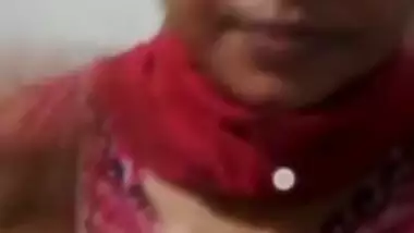 Desi girl watching bf jerking