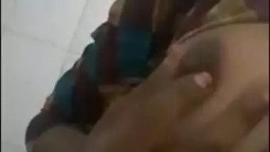 Desi Cute Girl Showing tits