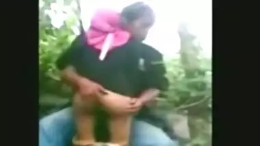 Desi sex video of nepali teen couple outdoor
