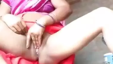 Today Exclusive- Bhabhi Play With Her Pussy