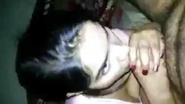 Sexy Bihar Girl Gives A Good Blowjob