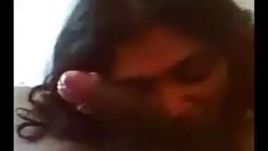 Sexy desi girl sucking boyfriends cock giving...