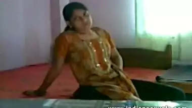 Sexy Bhojpuri Wife Masturbating In Bedroom