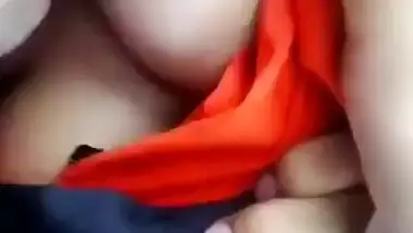 Indian teen nipple sucking in car