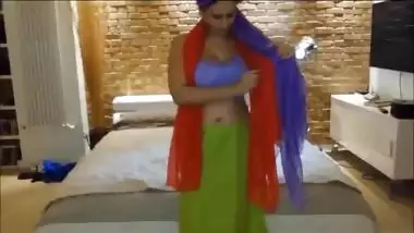 Sexy Bhabhi In Lingerie - Movies. video2porn2