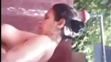 Bhabi Showing bathing On Video Call