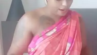 Tamil Amma Ilaria teaches her step son how to pleasure a women