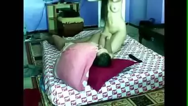 Indian men sucking his beautiful hot sexy...