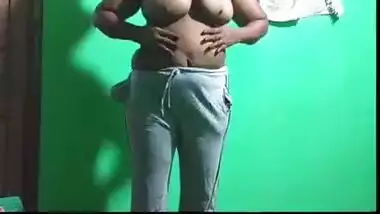 exposed big indian bhabi boobs