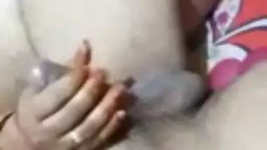 Desi bhabhi handjob